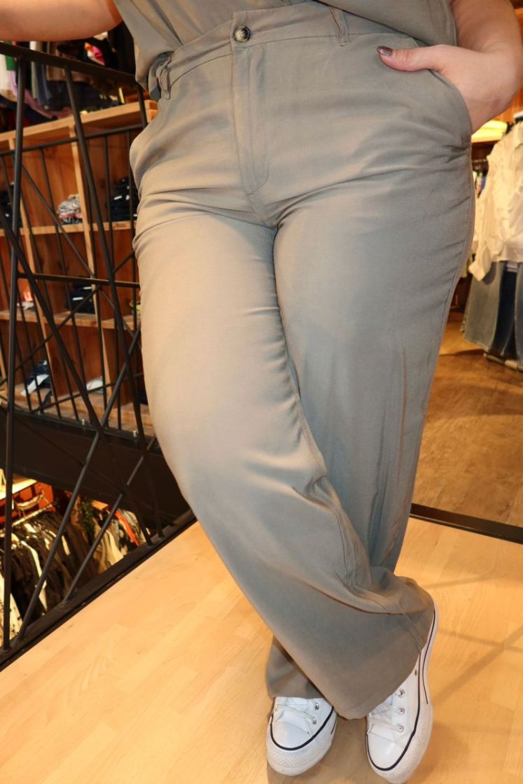  Kaki